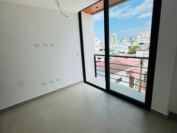 Suite de 46 m2 en Edificio Puerto Banús, cerca al mar.