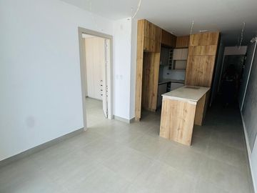 Suite de 46 m2 en Edificio Puerto Banús, cerca al mar.