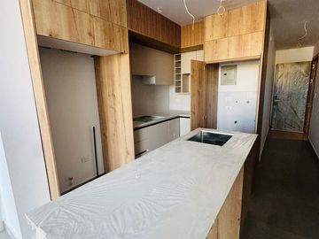 Suite de 46 m2 en Edificio Puerto Banús, cerca al mar.