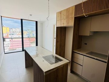 Suite de 46 m2 en Edificio Puerto Banús, cerca al mar.