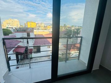Suite de 46 m2 en Edificio Puerto Banús, cerca al mar.