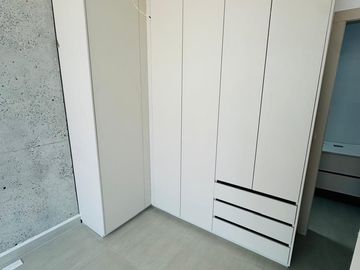 Suite de 46 m2 en Edificio Puerto Banús, cerca al mar.