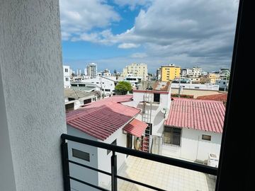 Suite de 46 m2 en Edificio Puerto Banús, cerca al mar.