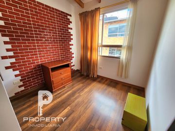 Casa ESQUINERA en venta 3 dormitorios La Moya Conocoto Valle de los Chillos Crédito BIESS