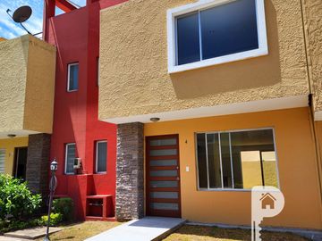 Casas Crédito VIP a 5 minutos de El Triángulo. Valle de los Chillos. 3 dormitorios, jardín y terraza