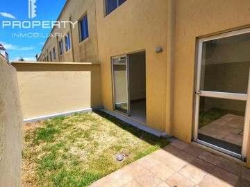 Casas Crédito VIP a 5 minutos de El Triángulo. Valle de los Chillos. 3 dormitorios, jardín y terraza