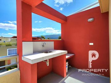 Casas Crédito VIP a 5 minutos de El Triángulo. Valle de los Chillos. 3 dormitorios, jardín y terraza