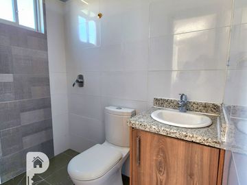 REMATO Casa 3 dormitorios 2 parqueaderos Cashapamba Valle de los Chillos OPORTUNIDAD