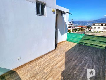REMATO Casa 3 dormitorios 2 parqueaderos Cashapamba Valle de los Chillos OPORTUNIDAD