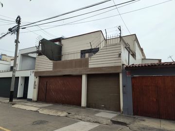 VENTA DE CASA EN ZONA RESIDENCIAL DE PUEBLO LIBRE…