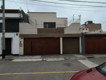VENTA DE CASA EN ZONA RESIDENCIAL DE PUEBLO LIBRE…
