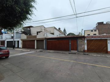 VENTA DE CASA EN ZONA RESIDENCIAL DE PUEBLO LIBRE…