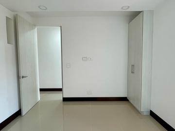 Extraordinario apartamento en Reservas del Campestre con vista al bosque nativo. Club Campestre. Cerritos. Pereira - Colombia.