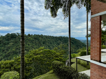 Extraordinario apartamento en Reservas del Campestre con vista al bosque nativo. Club Campestre. Cerritos. Pereira - Colombia.