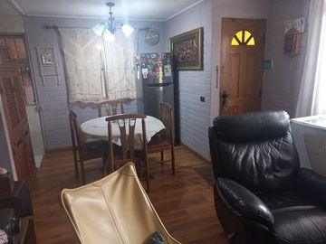 Vende Casa 3 dorm. Barrio Las Rosas