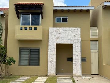 Casa con alberca, cenote, casa club, en venta, Allegranza Playa del Carmen