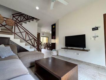 Casa con alberca, cenote, casa club, en venta, Allegranza Playa del Carmen