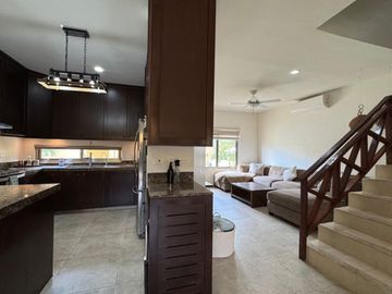 Casa con alberca, cenote, casa club, en venta, Allegranza Playa del Carmen