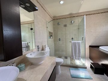 Casa con alberca, cenote, casa club, en venta, Allegranza Playa del Carmen