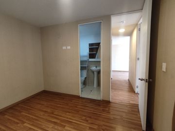 AMPLIO DEPARTAMENTO EN ALQUILER EN CONDOMINIO EN SMP Máximo