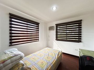 Resale 3 Bedrooms House with Big Garden in Liloan