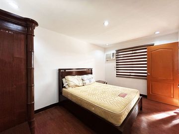 Resale 3 Bedrooms House with Big Garden in Liloan