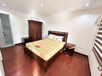 Resale 3 Bedrooms House with Big Garden in Liloan
