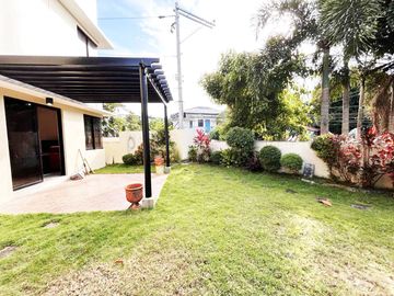 Resale 3 Bedrooms House with Big Garden in Liloan