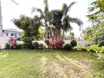 Resale 3 Bedrooms House with Big Garden in Liloan