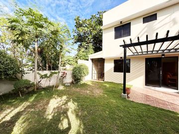Resale 3 Bedrooms House with Big Garden in Liloan