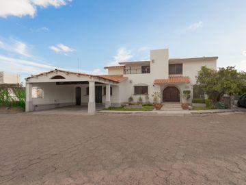 CASA EN VENTA EN RAQUET CLUB II