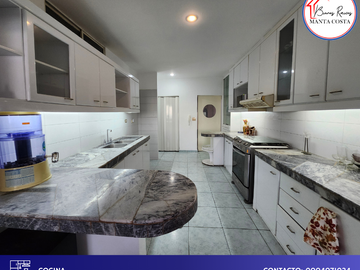 Departamento en venta con vista a la playa y al puerto de Manta, muy cerca del Mall del Pacifico