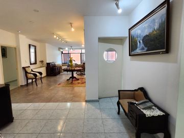 Departamento en venta con vista a la playa y al puerto de Manta, muy cerca del Mall del Pacifico