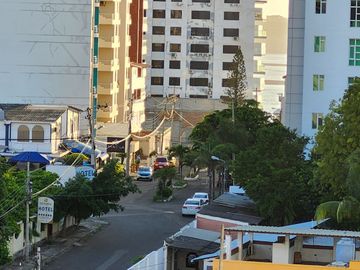 Departamento en venta con vista a la playa y al puerto de Manta, muy cerca del Mall del Pacifico