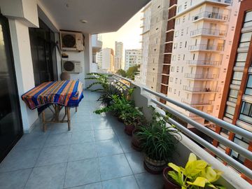 Departamento en venta con vista a la playa y al puerto de Manta, muy cerca del Mall del Pacifico