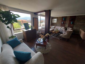 Penthouse duplex de lujo en venta. Cuenca. Ave Remigio tamariz estadio. Vista a la ciudad y al cajas terrazas