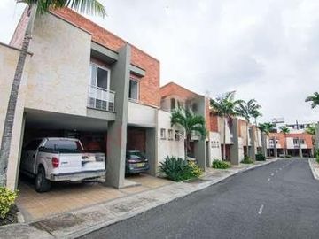 VENTA CASA EN CONDOMINIO ¡Descubre el hogar de tus sueños en el exclusivo oeste de Cali! 🌟