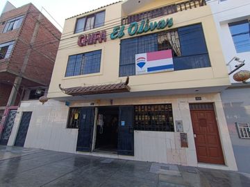 Casa en venta, en plena avenida El Olivar. Callao