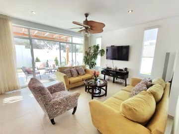 Gran Oportunidad De Venta – Casa De Campo Moderna En Alto Prado, La Angostura – Ica