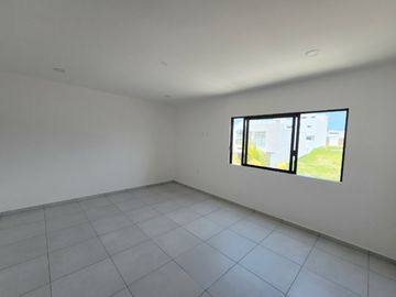 Por $3'598,000 puedes Vivir en esta Casa con Recámara en PB, en el Fraccionamiento más Nuevo en la Zona boca del rio