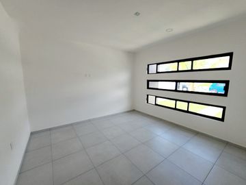 Por $3'598,000 puedes Vivir en esta Casa con Recámara en PB, en el Fraccionamiento más Nuevo en la Zona boca del rio