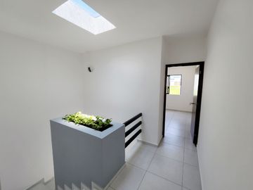 Por $3'598,000 puedes Vivir en esta Casa con Recámara en PB, en el Fraccionamiento más Nuevo en la Zona boca del rio