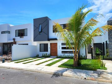 Por $3'598,000 puedes Vivir en esta Casa con Recámara en PB, en el Fraccionamiento más Nuevo en la Zona boca del rio