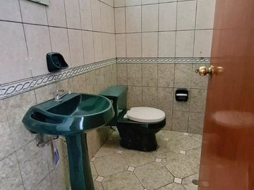 SE ALQUILA AMPLIA CASA EN SURCO - URB. SAGITARIO!!!