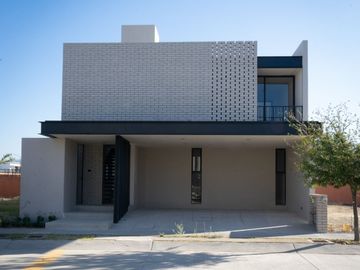 Casa Nueva a 3 Minutos de La Ibero