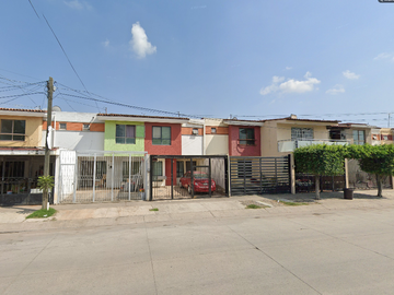 Casa en Av. La Llave, 45615 San Pedro Tlaquepaque, Jal., México