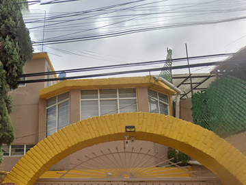 Casa en remate. Calle Ricardo Flores Magón #26, San Lorenzo La Cebada, Xochimilco, CDMX.