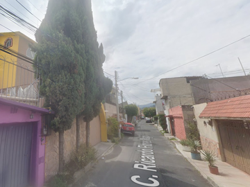 Casa en remate. Calle Ricardo Flores Magón #26, San Lorenzo La Cebada, Xochimilco, CDMX.