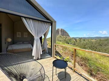 Venta lote con 2 cabañas, (AIrbnb)