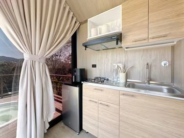 Venta lote con 2 cabañas, (AIrbnb)